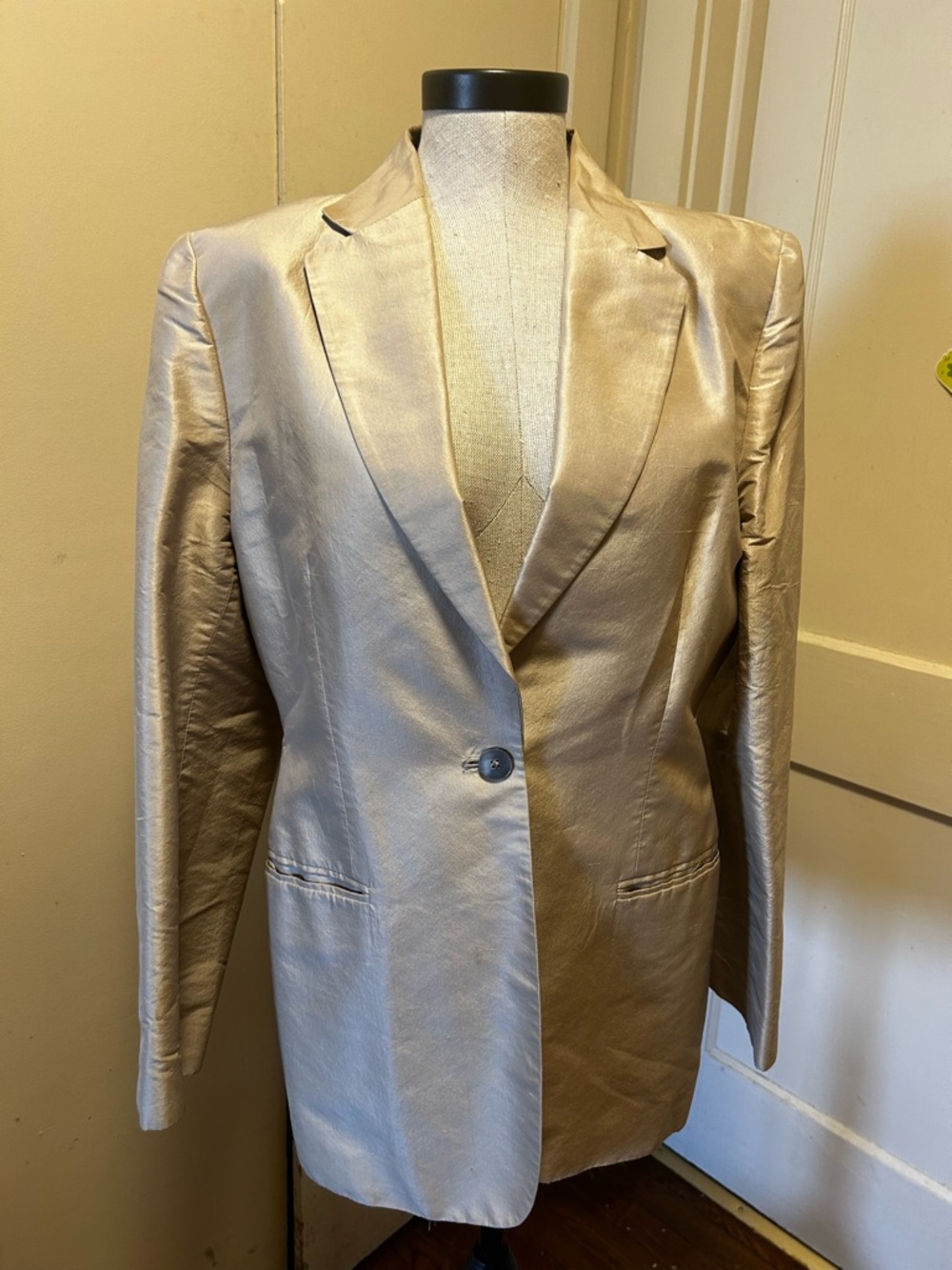Valerie Stevens 100% Silk Champagne Single-Button Blazer